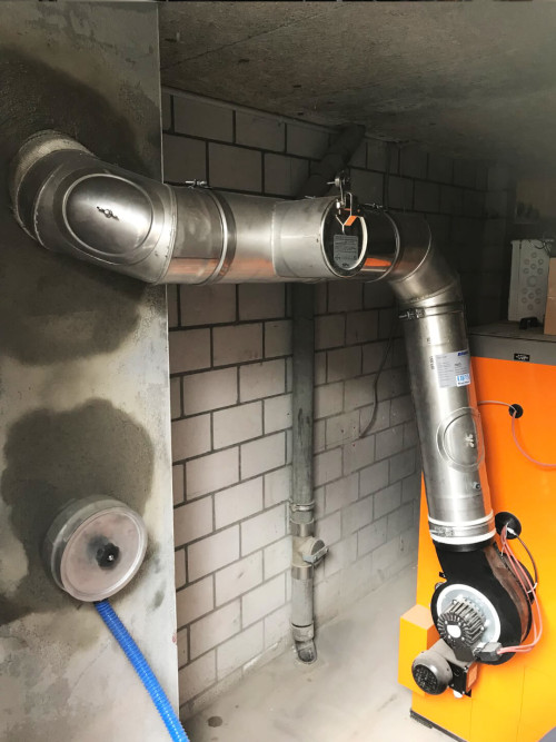 Abgasanlage zu Holzschnitzelheizung